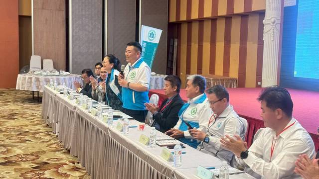 1381637_8e02662df7243b5bb02d96cb02518793